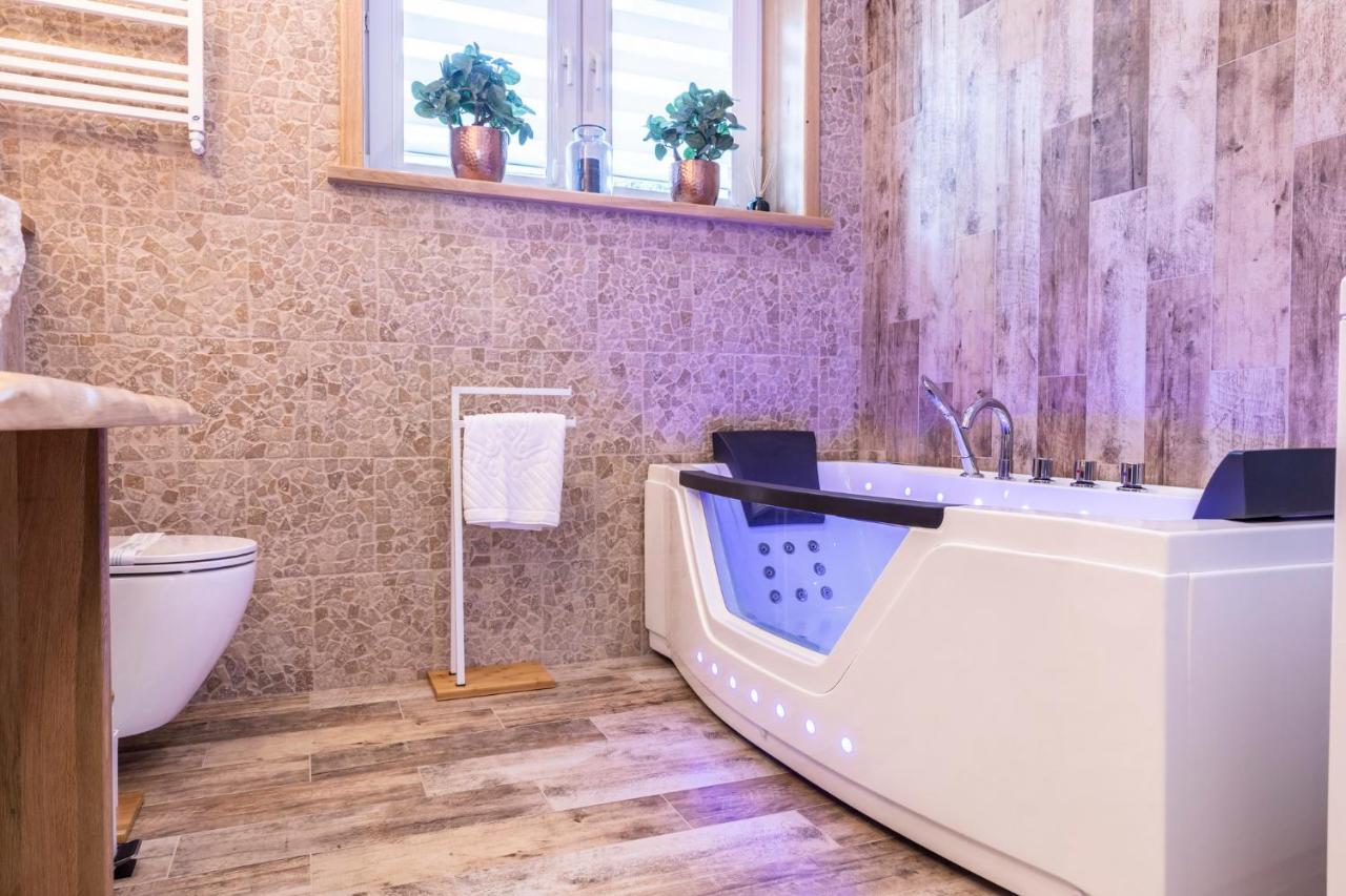 Bunia W Zakopanem Z Jacuzzi Appartement Buitenkant foto