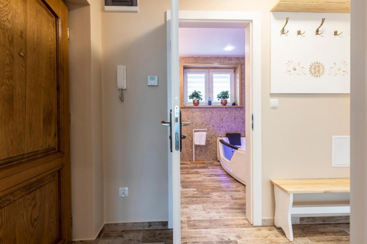 Bunia W Zakopanem Z Jacuzzi Appartement Buitenkant foto